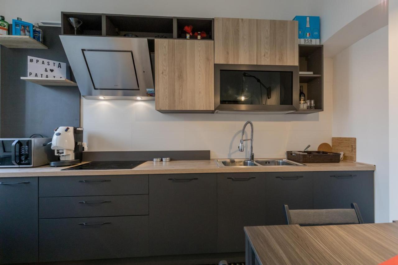 Ferienwohnung Exclusive Parking Flat X 4 Near Metro 1 Salvator Rosa Neapel Exterior foto