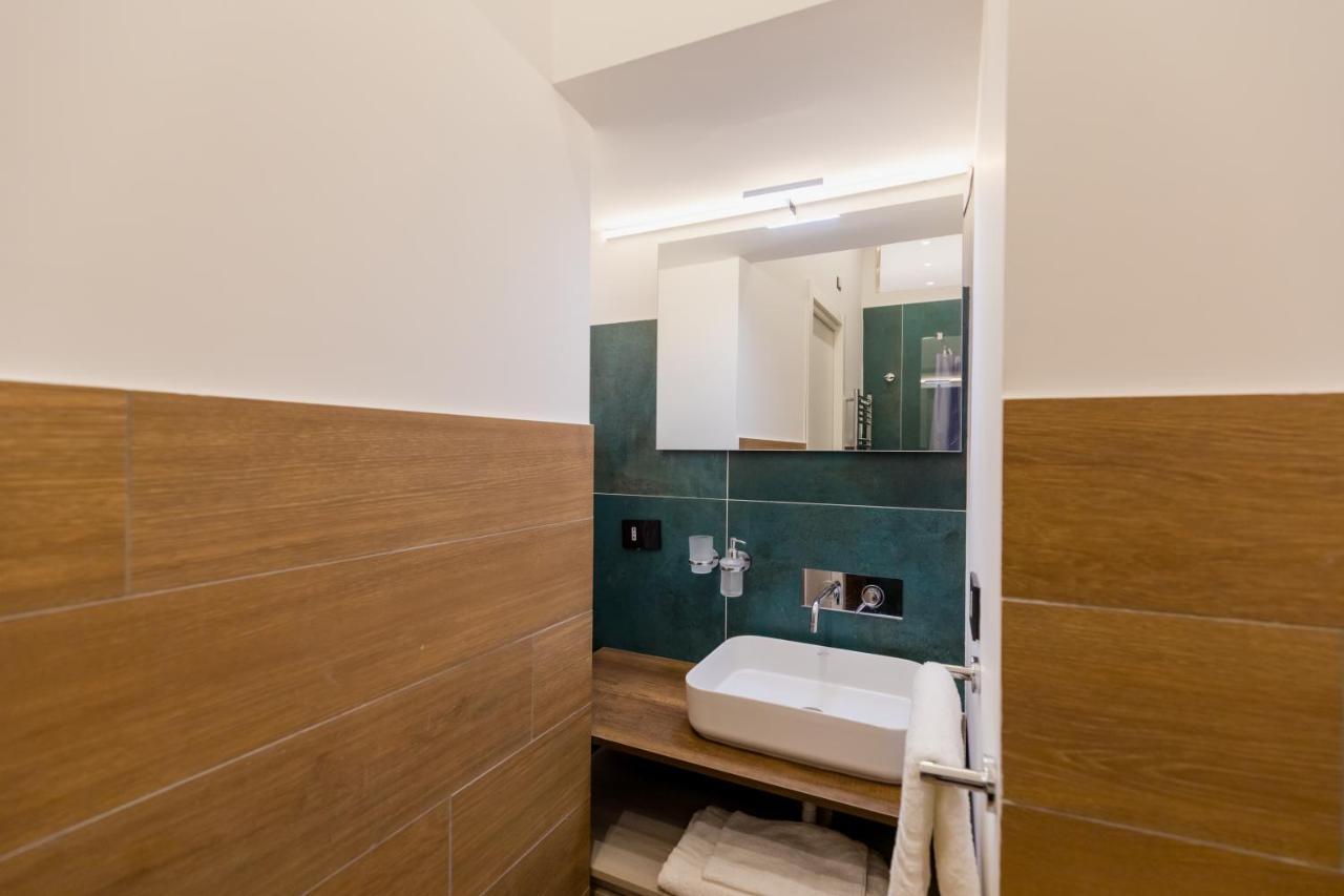 Ferienwohnung Exclusive Parking Flat X 4 Near Metro 1 Salvator Rosa Neapel Exterior foto
