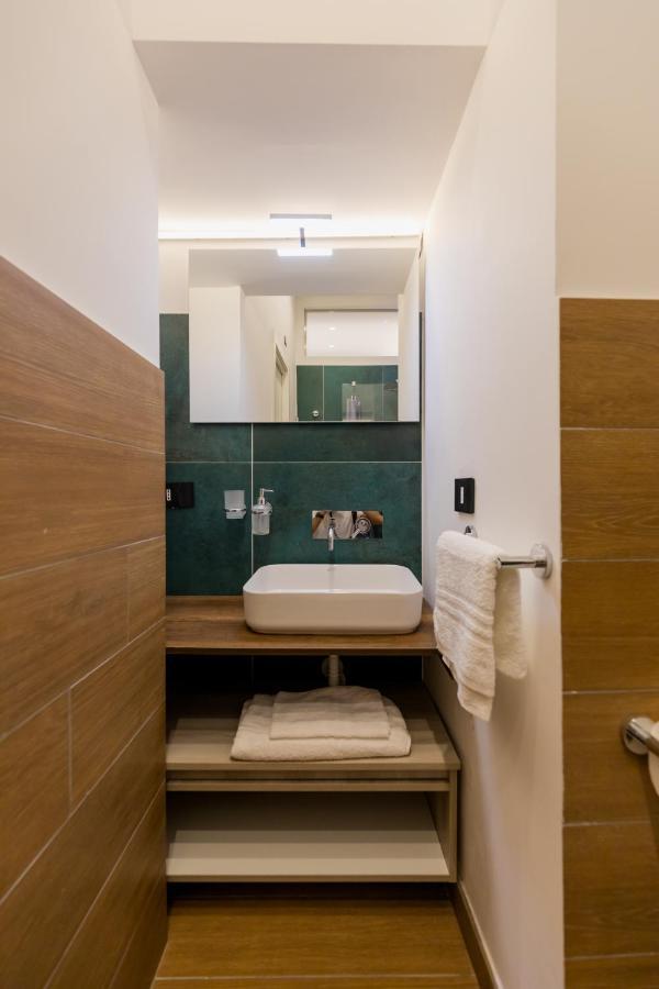 Ferienwohnung Exclusive Parking Flat X 4 Near Metro 1 Salvator Rosa Neapel Exterior foto