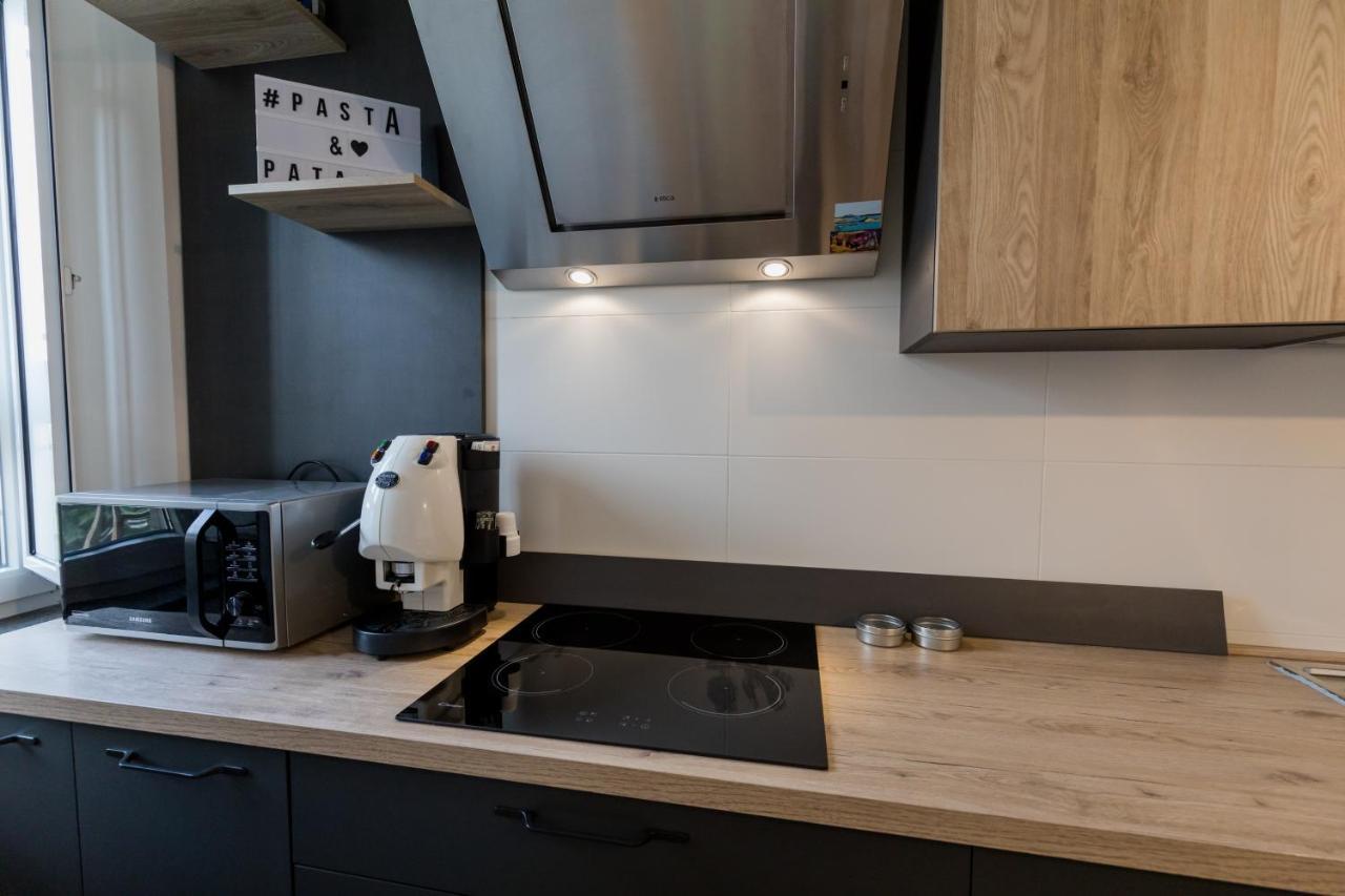 Ferienwohnung Exclusive Parking Flat X 4 Near Metro 1 Salvator Rosa Neapel Exterior foto